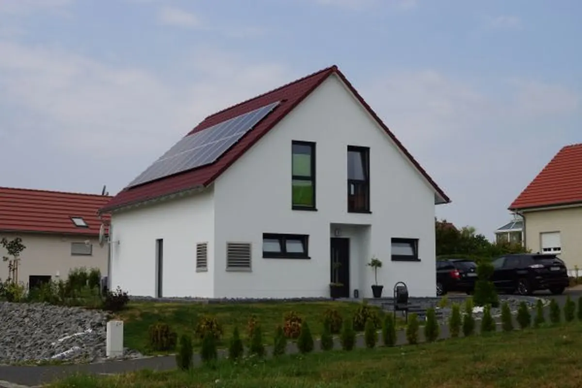 Einfamilienhaus Allegro mit rotem Satteldach
